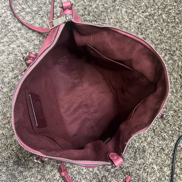 Coach fushia embossed satchel - Picture 5 of 8